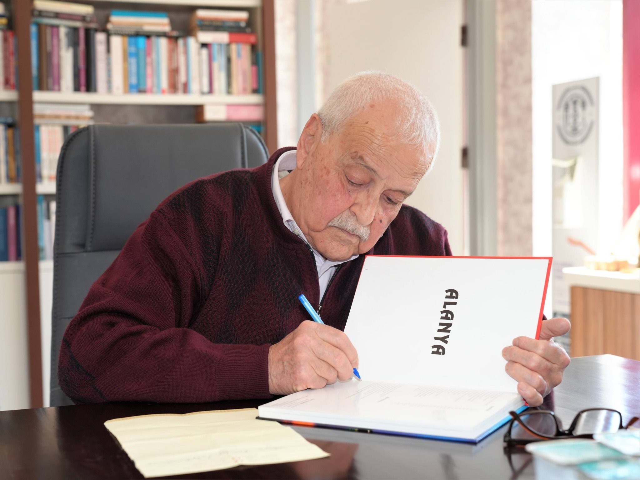 EŞSİZ DEĞERLER KAZANDIRDILAR