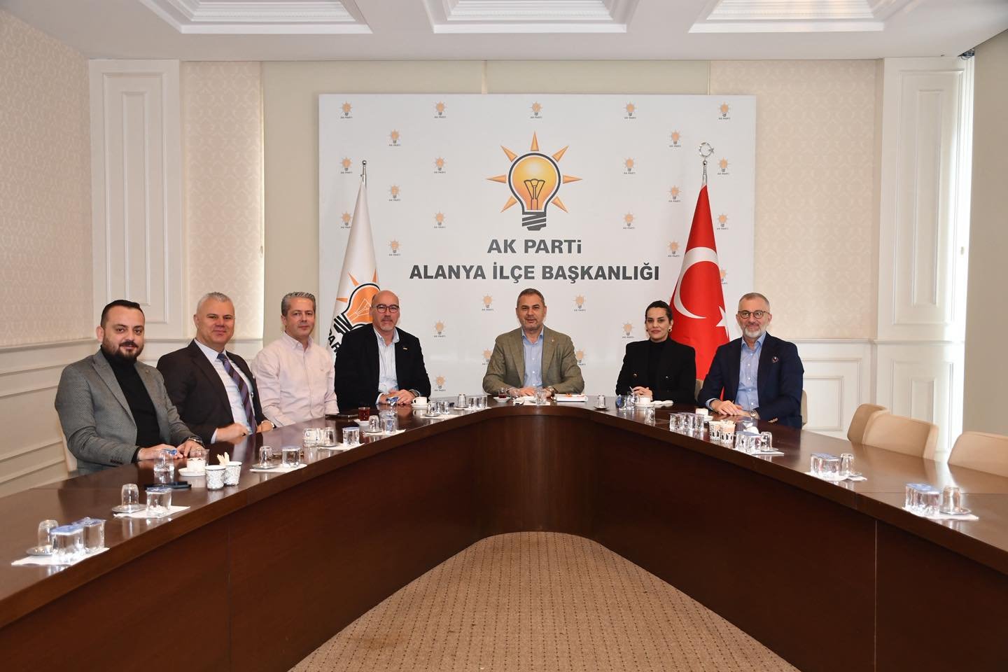 'SAVAŞTAN KAÇAN YATIRIMCIYI ALANYA'YA ÇEKELİM'