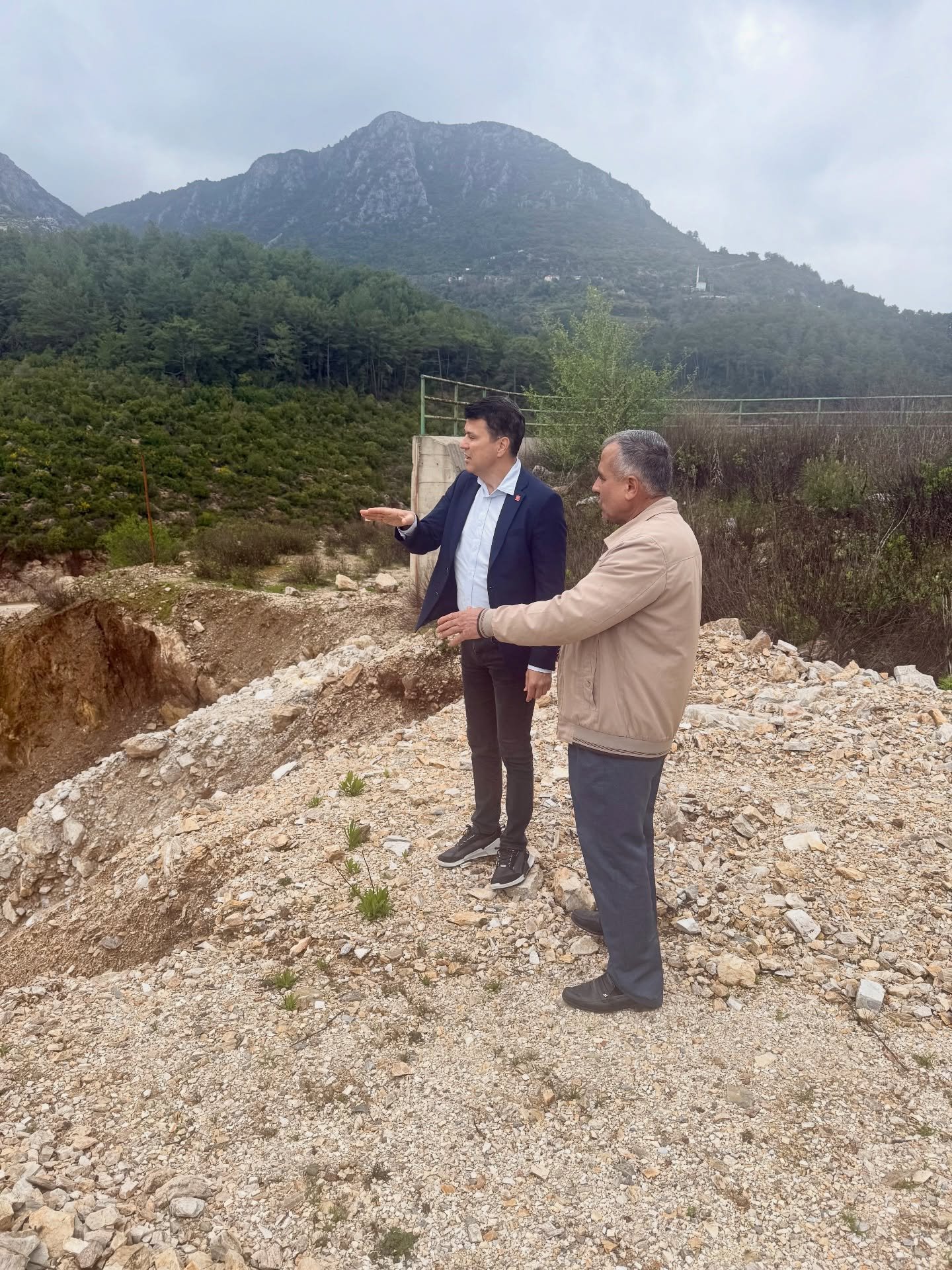 MURAT ÖZÇELİK YENİKÖY'DE BARAJI İNCELEDİ