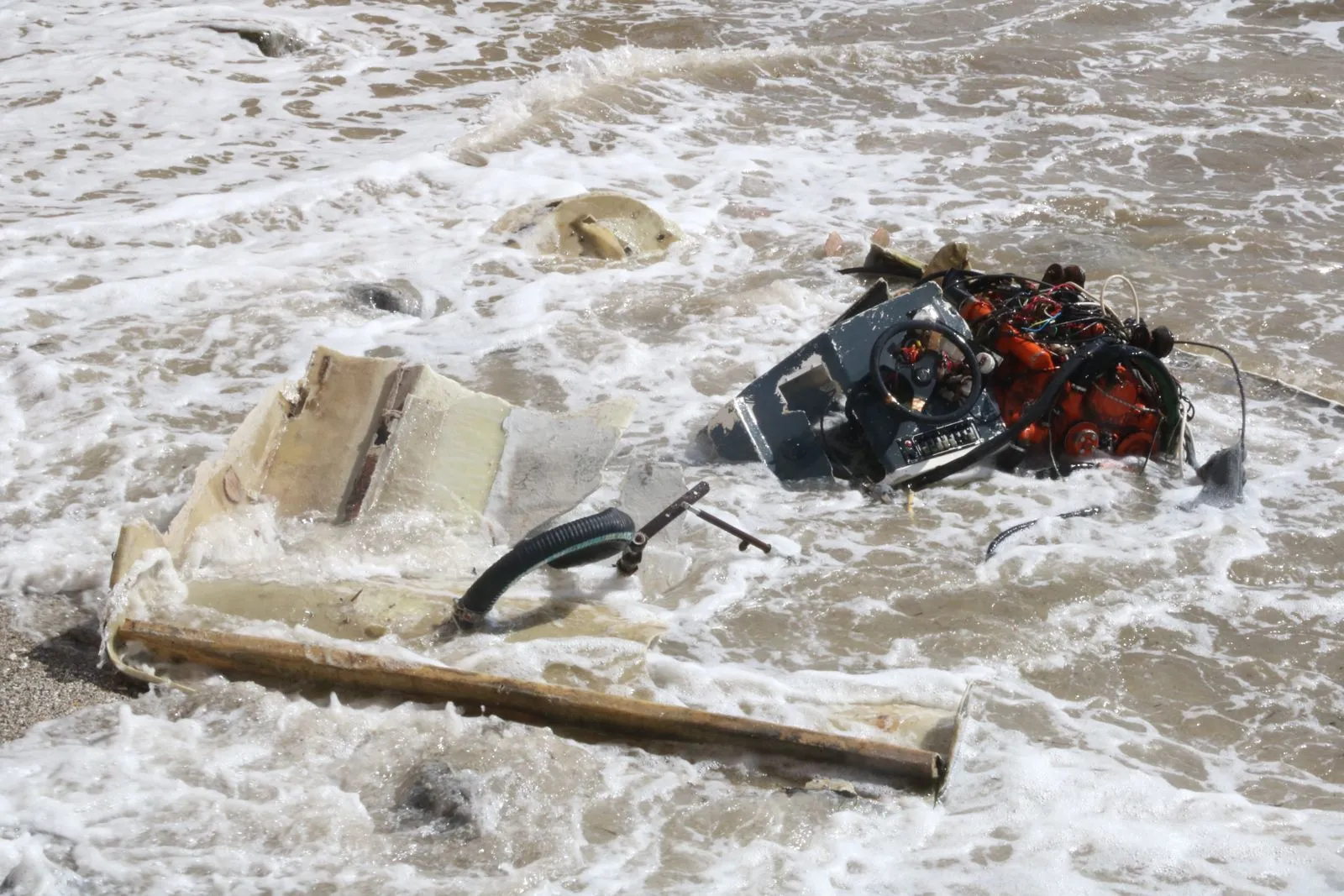 BALIĞA GİTTİLER ZOR KURTULDULAR