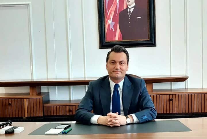 KAYMAKAM ÖZTÜRK TAKDİR TOPLUYOR