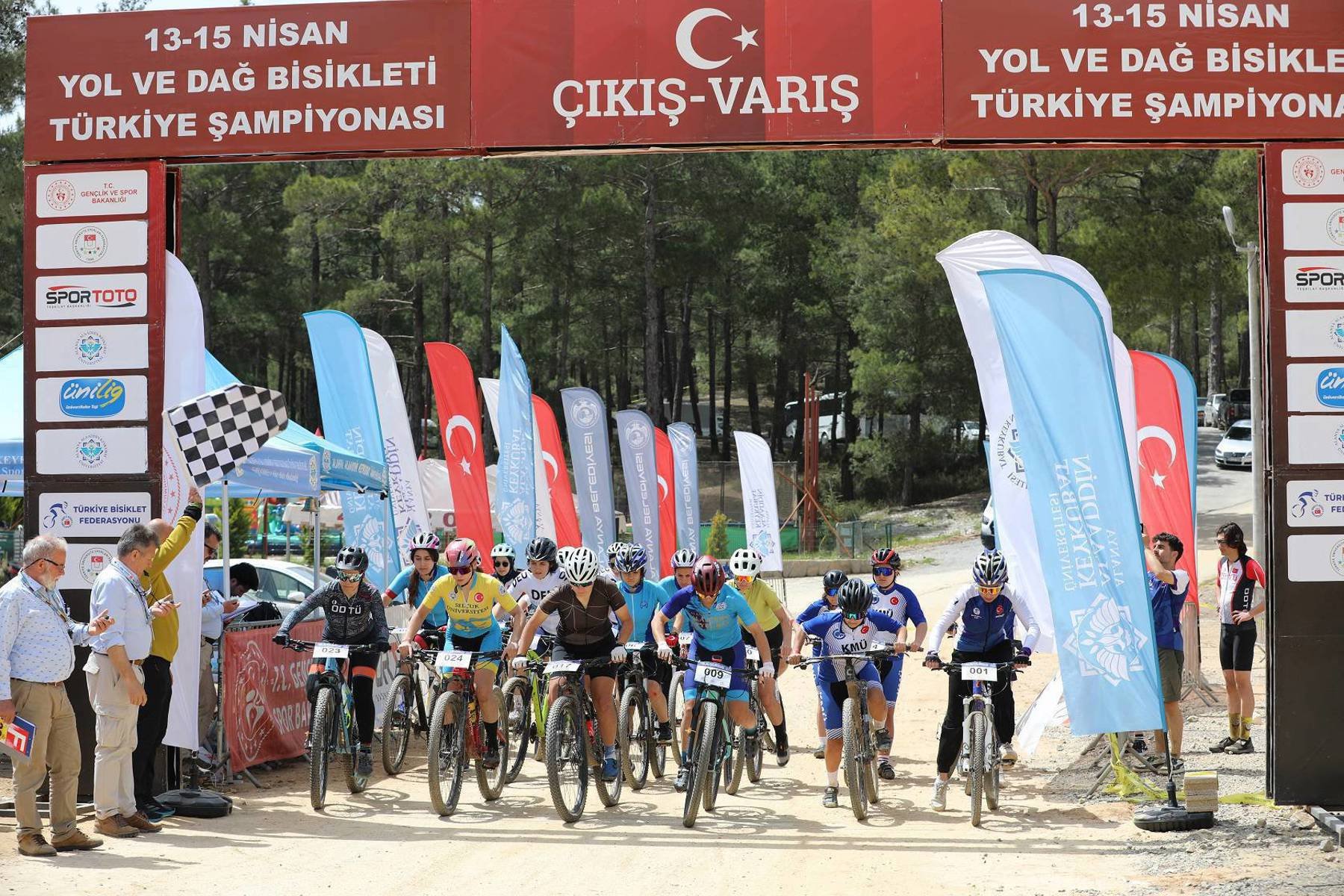 ÜNİLİG YOL BİSİKLETİ TÜRKİYE ŞAMPİYONLARI BELLİ OLDU