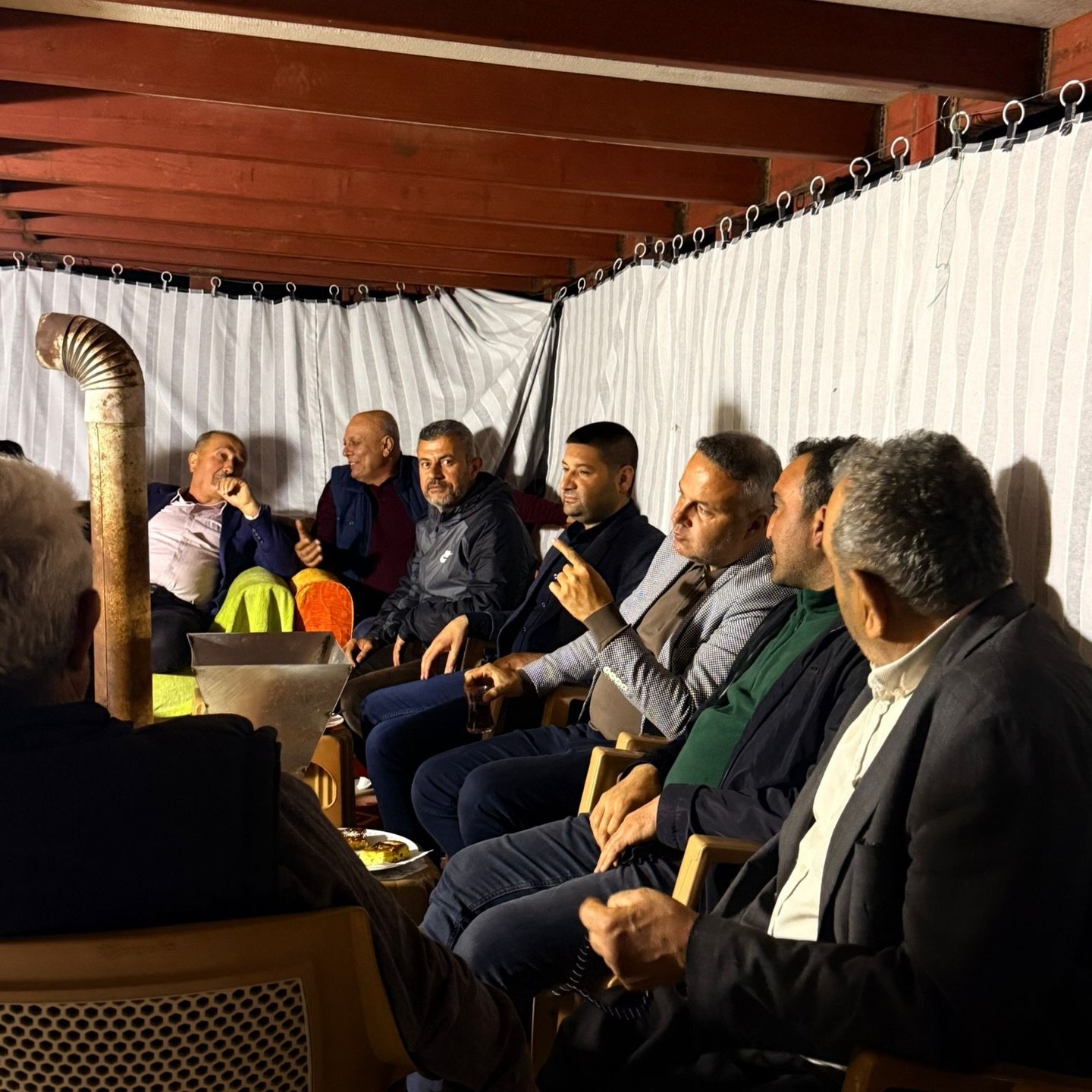 AK PARTİ İLÇE BAŞKANI HALKLA İÇ İÇE