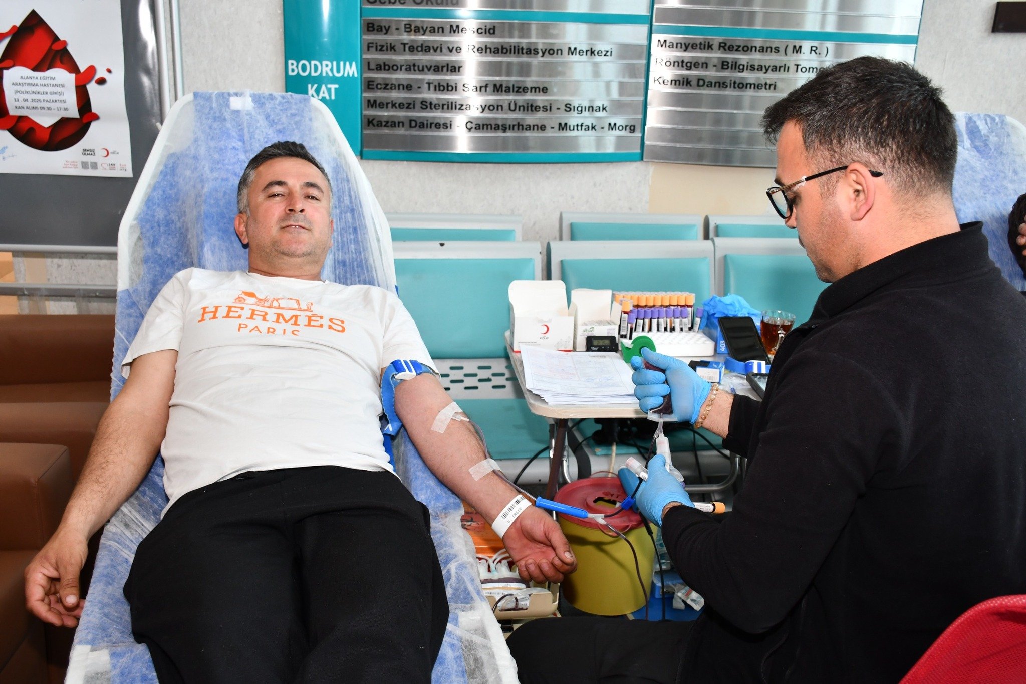 SAĞLIKÇILARDAN KAN BAĞIŞINA TAM DESTEK