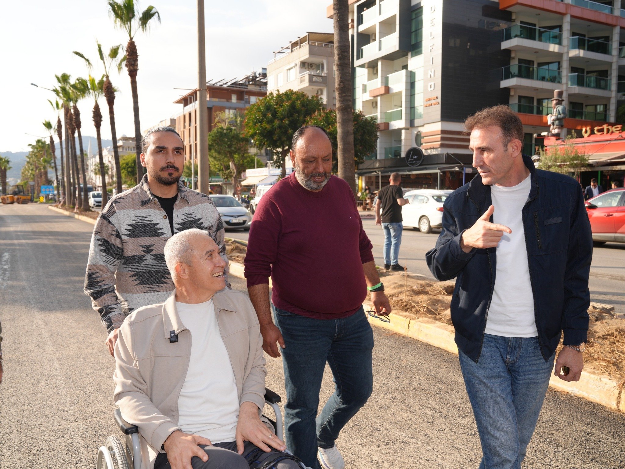 AMELİYAT OLAN ÖZÇELİK EVİNDE YATMAK YERİNE SAHADA İNCELEME YAPIYOR