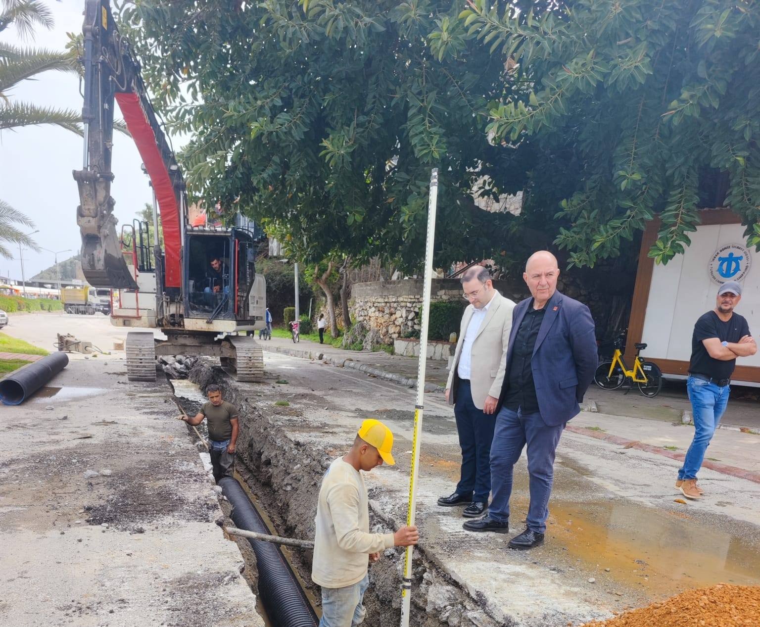 'İSKELEDE RÖGARLARDA KOKU DA TAŞMA DA OLMAYACAK'