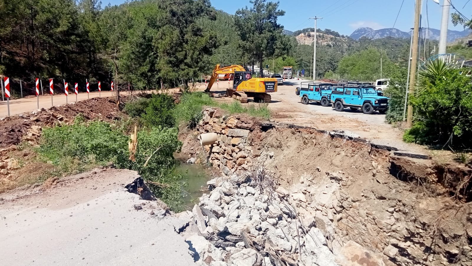 FAKIRCALI'YA KÖPRÜ YAPILIYOR