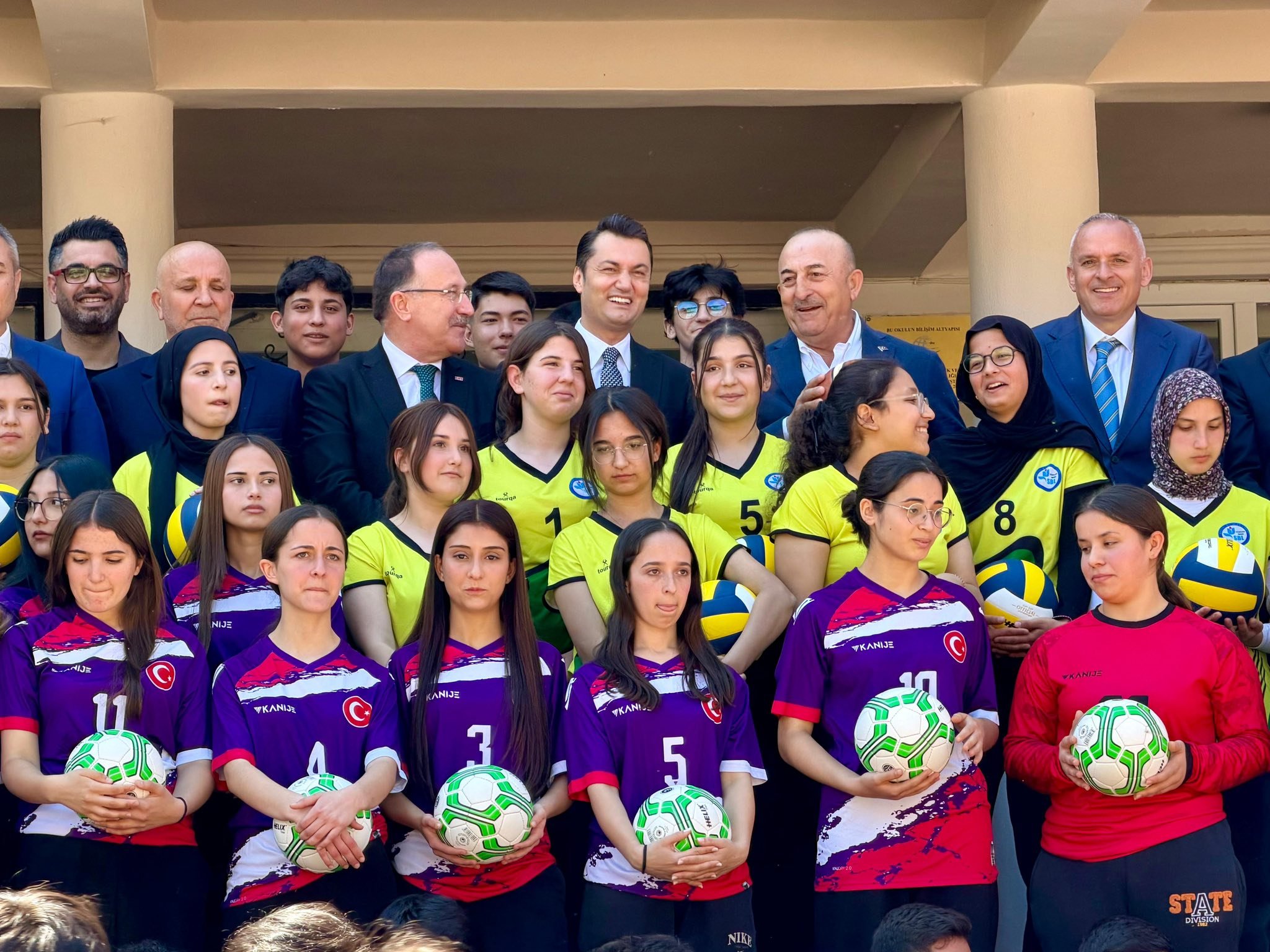 ÇAVUŞOĞLU'NDAN SPOR SALONU SÖZÜ