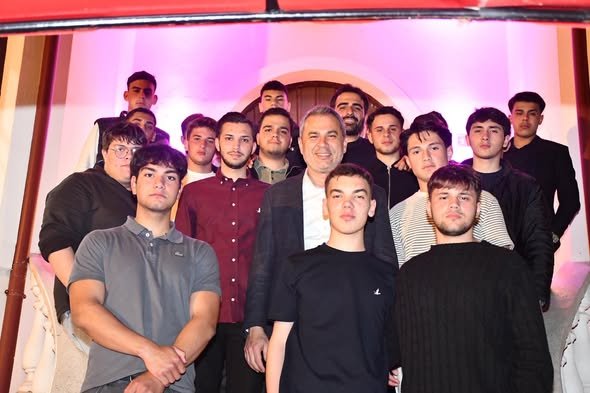 BAŞKAN TAVLI GENÇLERLE BULUŞTU