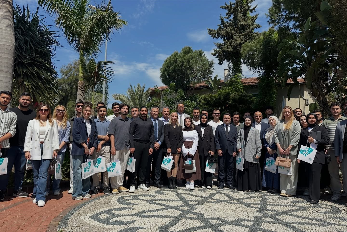 ALKÜ'NÜN KONUĞU AK PARTİLİ TAVLI İDİ