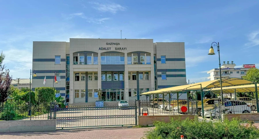 MÜDÜR ZAFER Ç. SERBEST BIRAKILDI