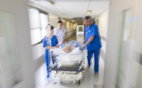 MOTOSİKLETLER KAFA KAFAYA ÇARPIŞTI