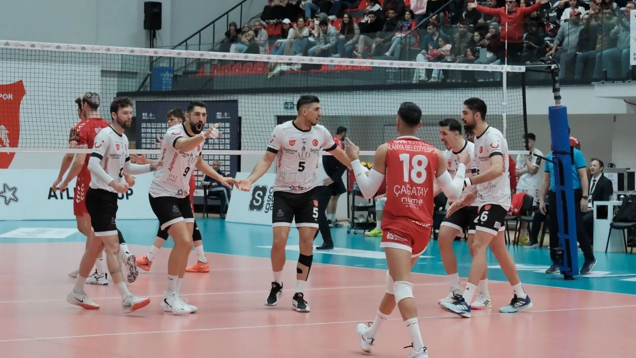 ALANYA BELEDİYESPOR'DA NELER OLUYOR?