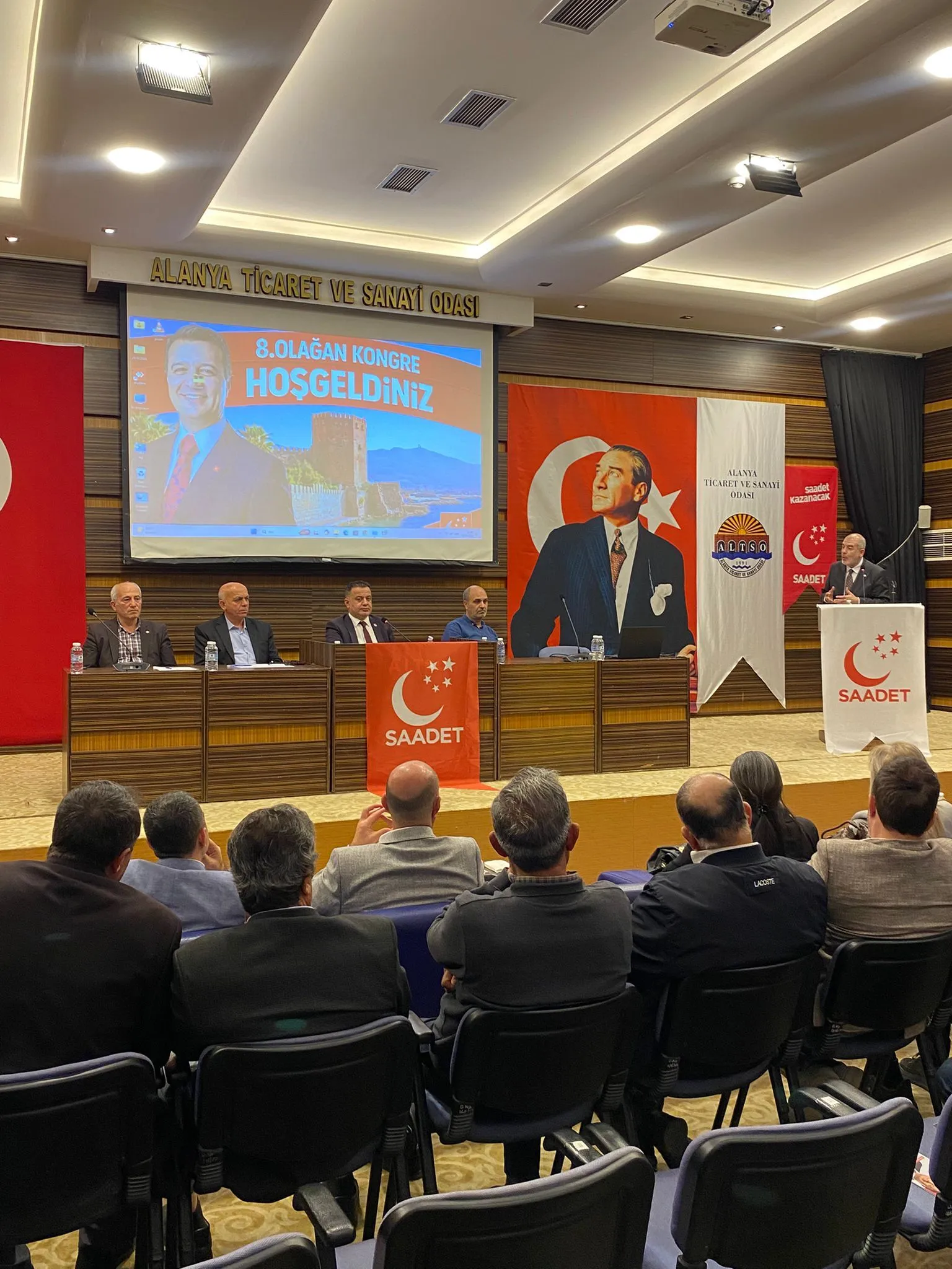 SAADET PARTİSİ'NDE SARICA GÜVEN TAZELEDİ