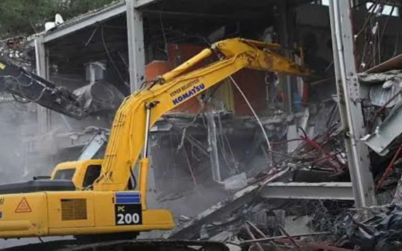 ALANYA BELEDİYESİ YIKIMA HAZIRLANIYOR