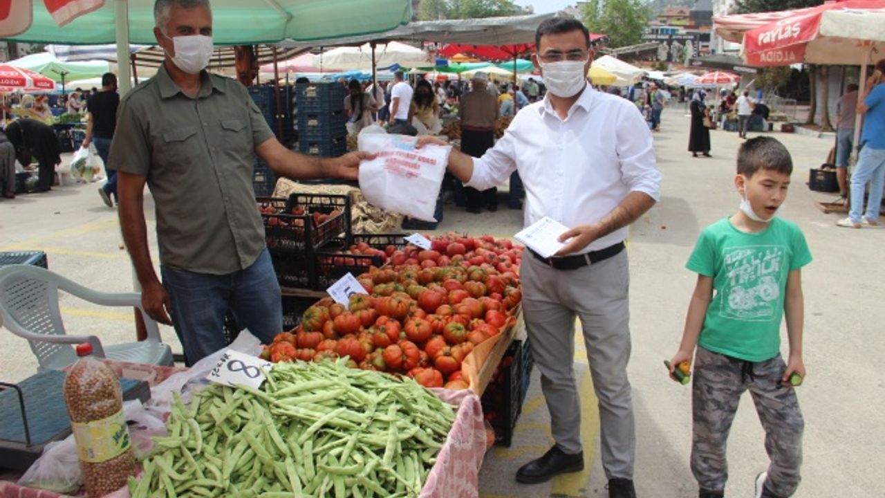 Alanya’da pazar yerleri kontrollü bir şekilde açıldı