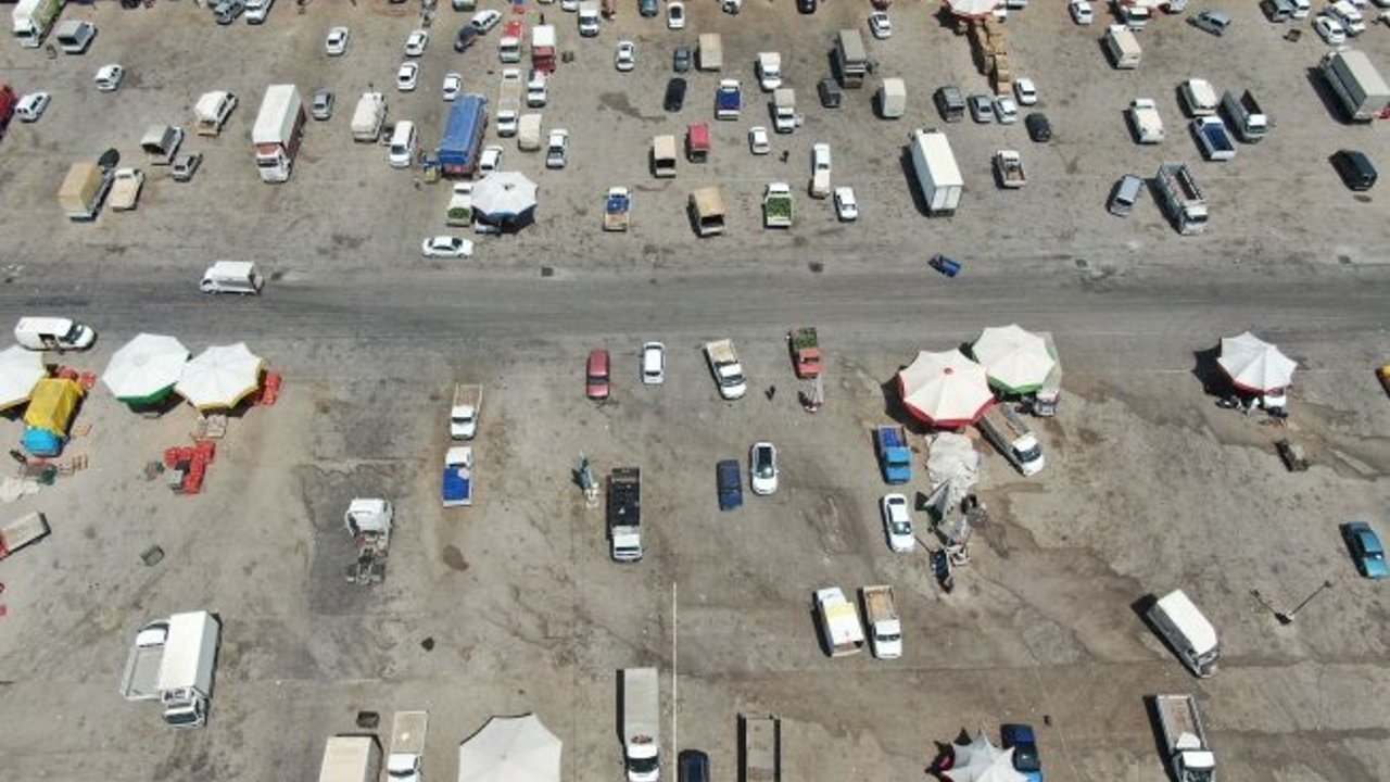 Antalya halinde semt pazarı hareketliliği başladı