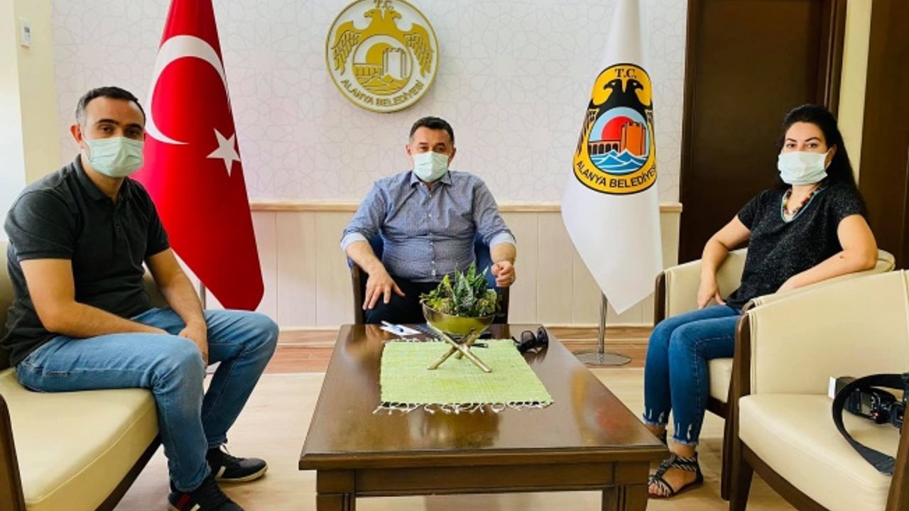 BAŞKAN YÜCEL, HAYVAN SEVERLER İLE BULUŞTU