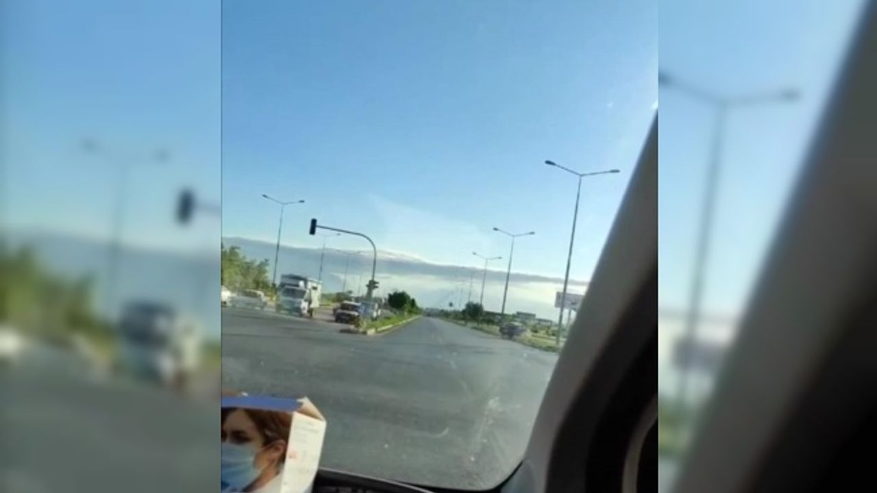 Drift girişimi, refüj ve yan yolda bitti