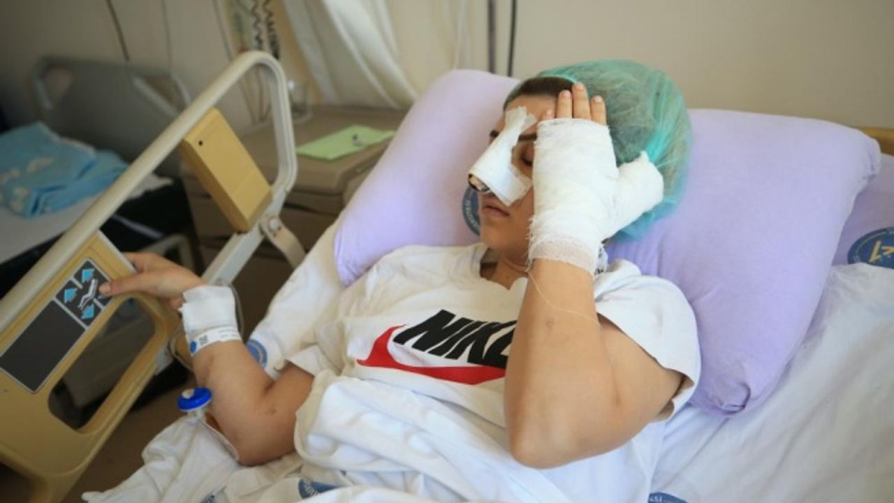 Eski erkek arkadaşıyla tartışırken 2'inci kattan otomobilin üzerine düşen hemşire: "2 ay yürüyemeyeceğim"