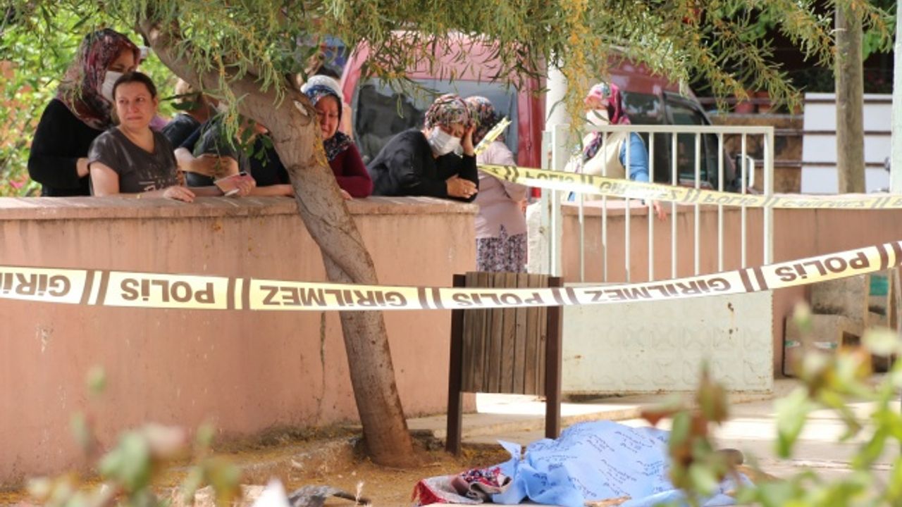 Ölüm gönüllü temizlik yaptığı caminin avlusunda yakaladı
