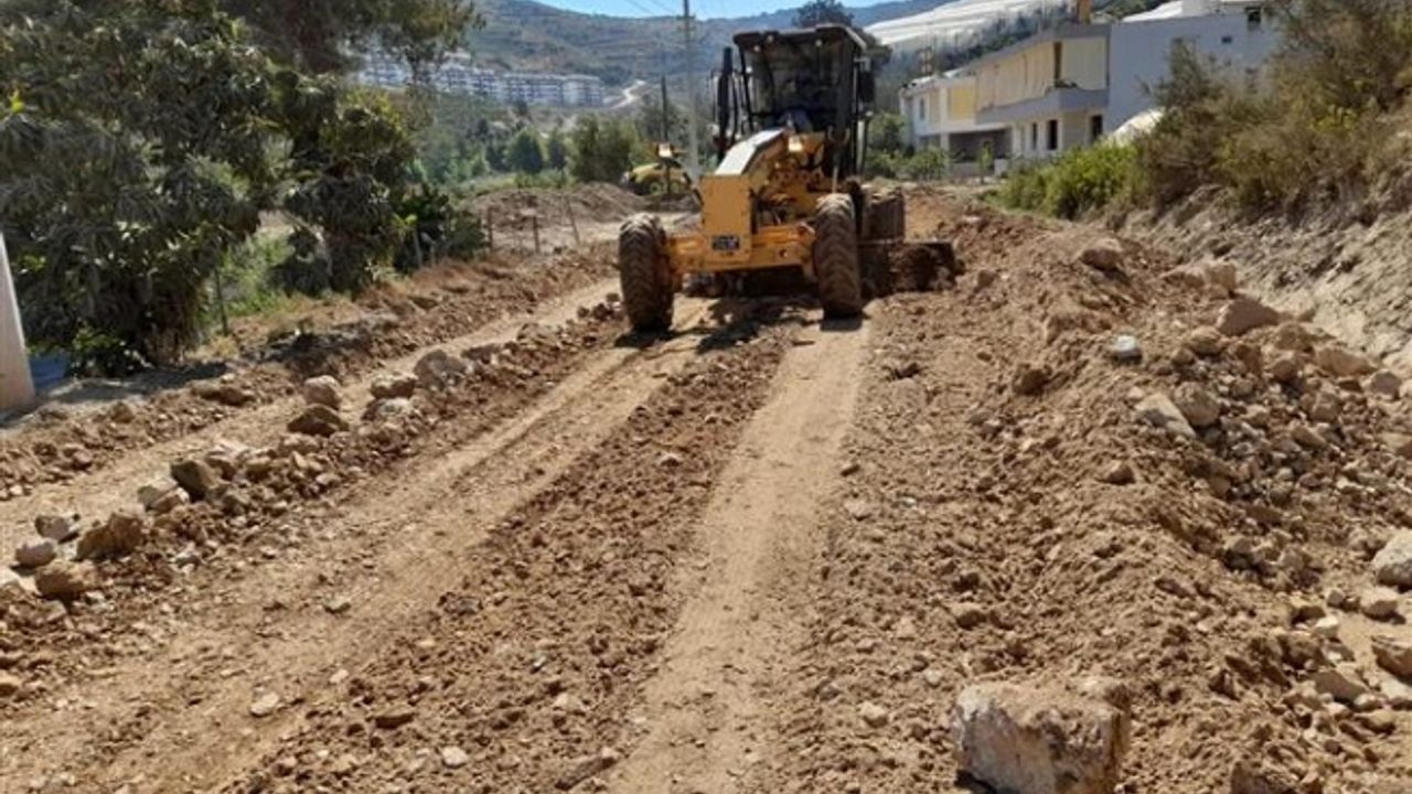 SEKİ VE İSHAKLI YOLU’NDA ASFALT HAZIRLIĞI