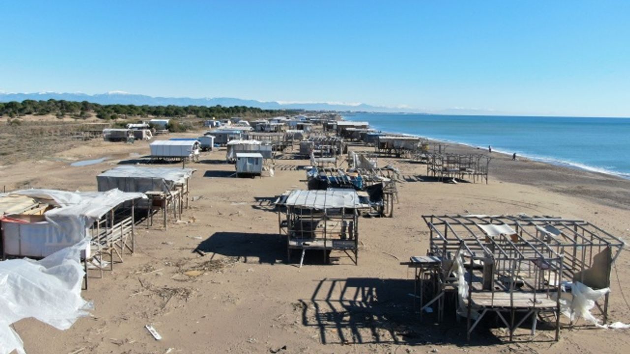 5 yıldızlı otellere komşu çardakların yıkımı ertelendi