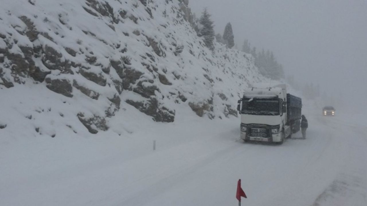 Antalya-Konya karayolu 21 saat sonra trafiğe açıldı