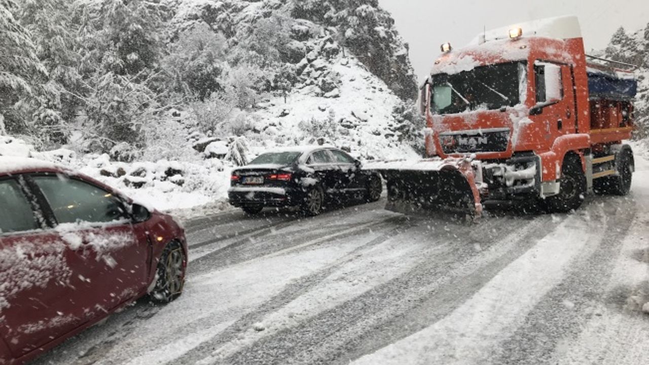 Antalya-Konya karayolunda ağır tonajlı araçların geçişine izin verilmiyor