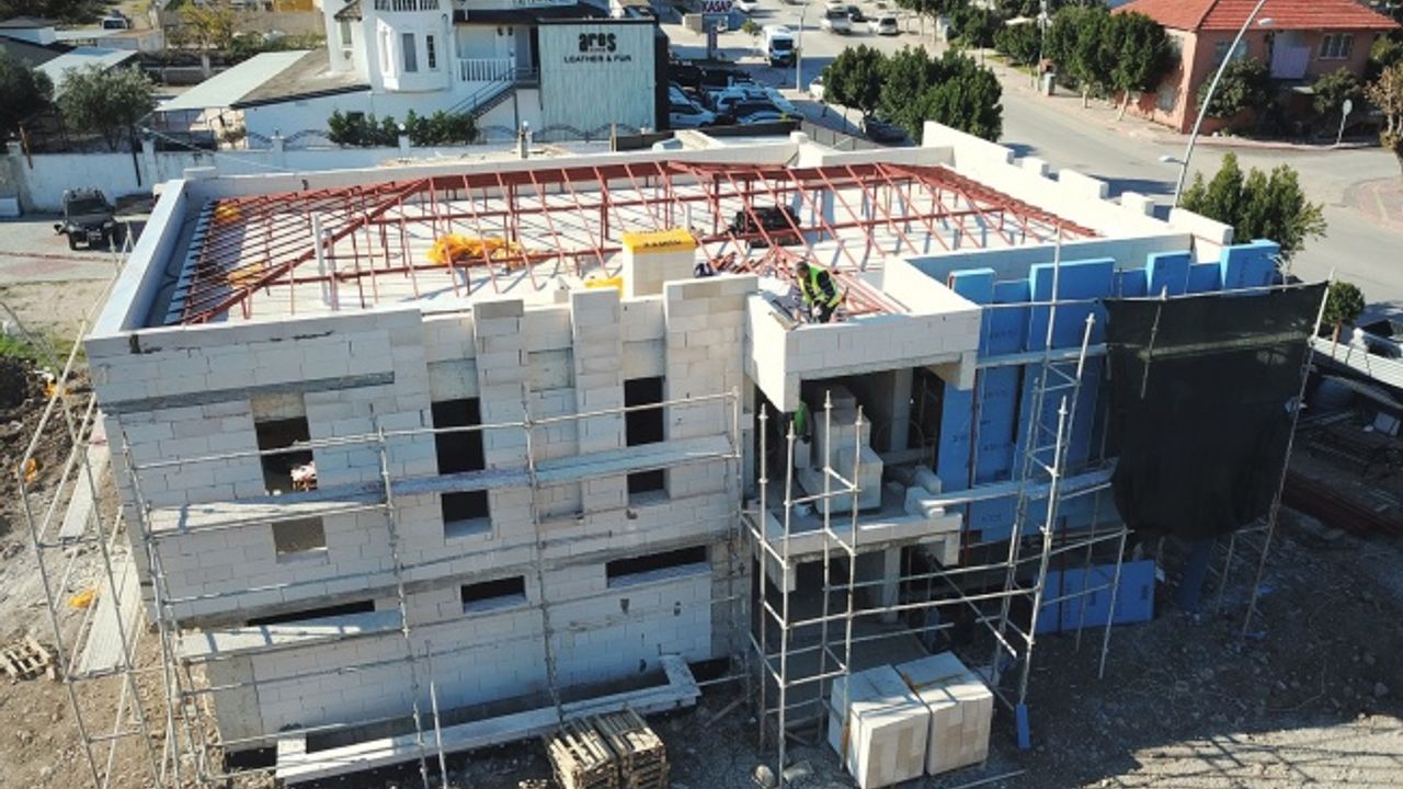 Kemer’de anaokulu ve sanat okulu inşaatları hızla ilerliyor