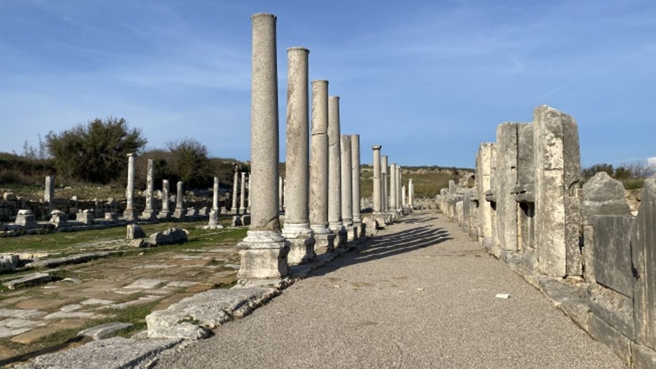 Perge Antik Kenti'nin ziyaretçi sayısı 2021 yılında yüzde yüz arttı