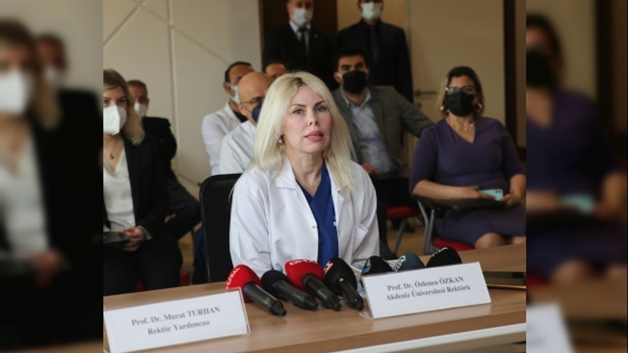 "Türkiye'nin ikinci rahim nakli hastasına önümüzdeki ay embriyo nakli transferi planlıyoruz"