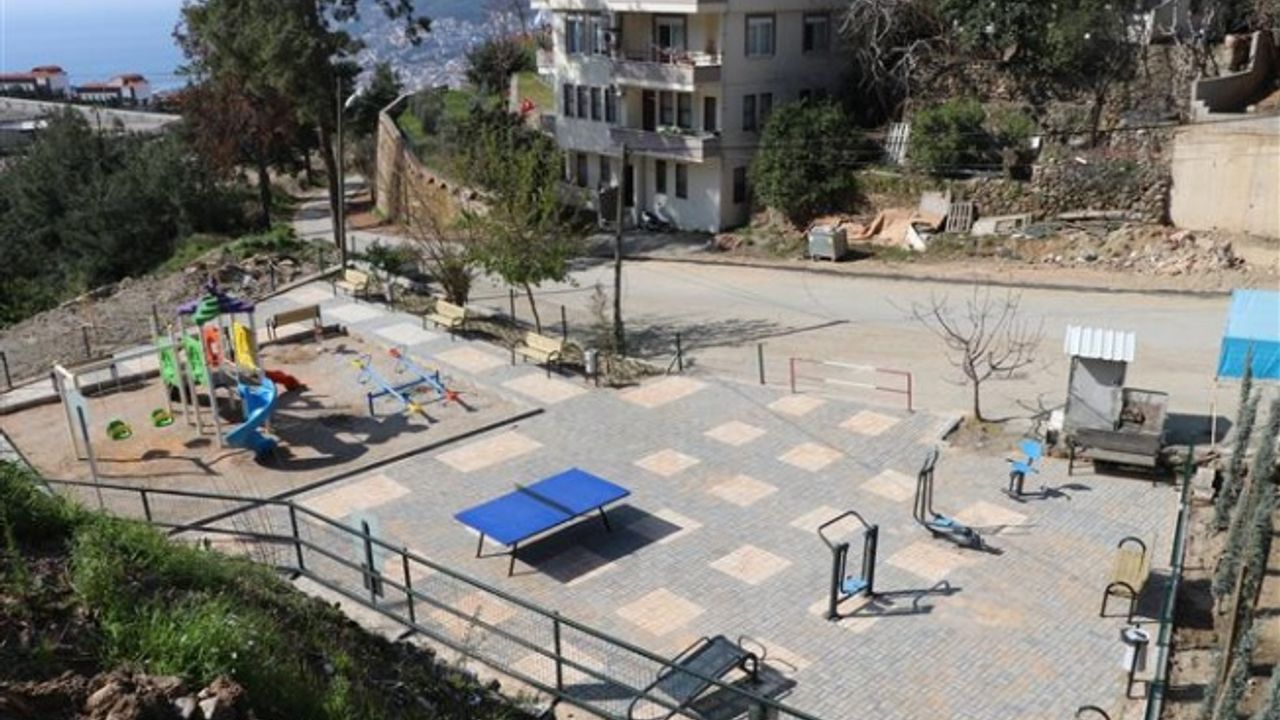 ALANYA BELEDİYESİ’NDEN BEKTAŞ MAHALLESİ’NE YENİ ÇOCUK PARKI