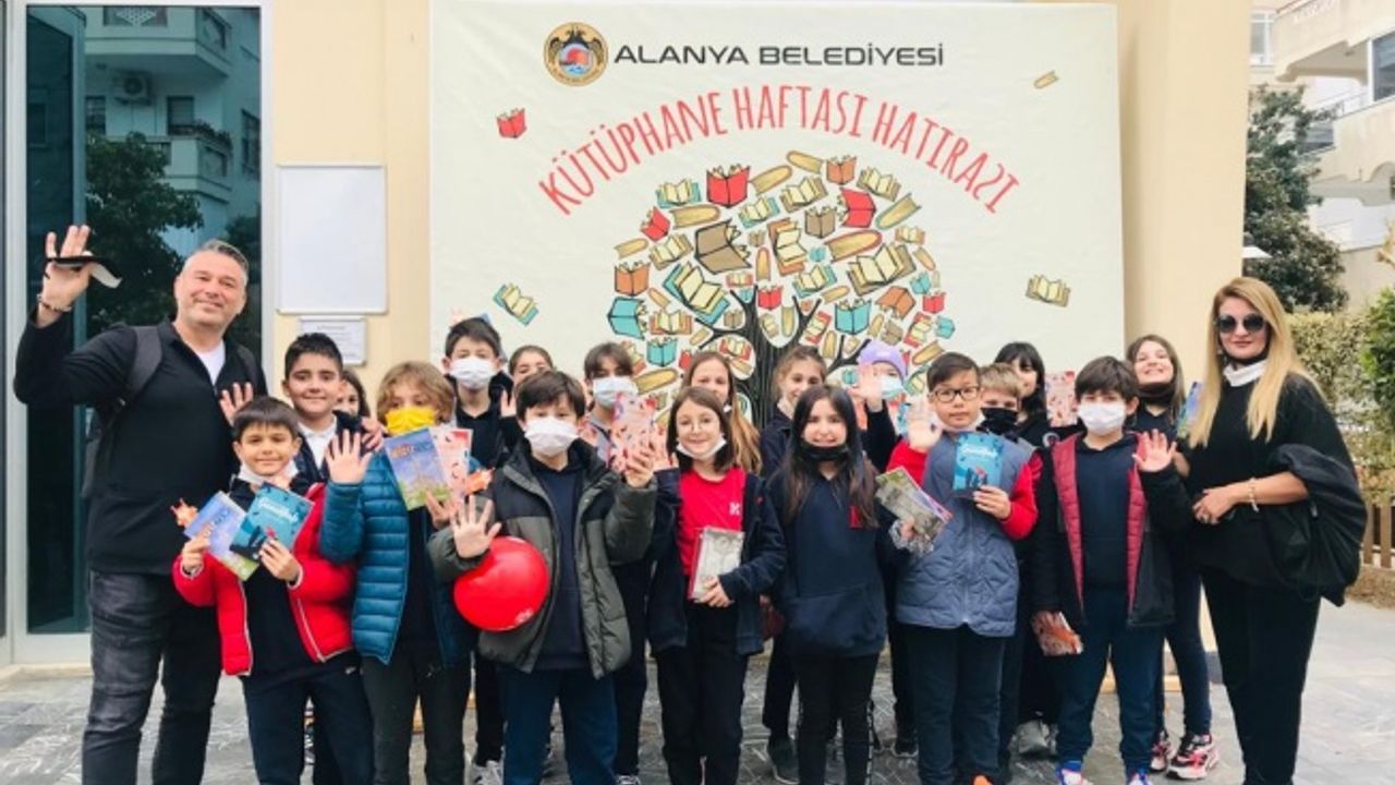 MİNİKLER KÜTÜPHANE HAFTASI’NDA USTA YAZARLARLA BİR ARAYA GELİYOR