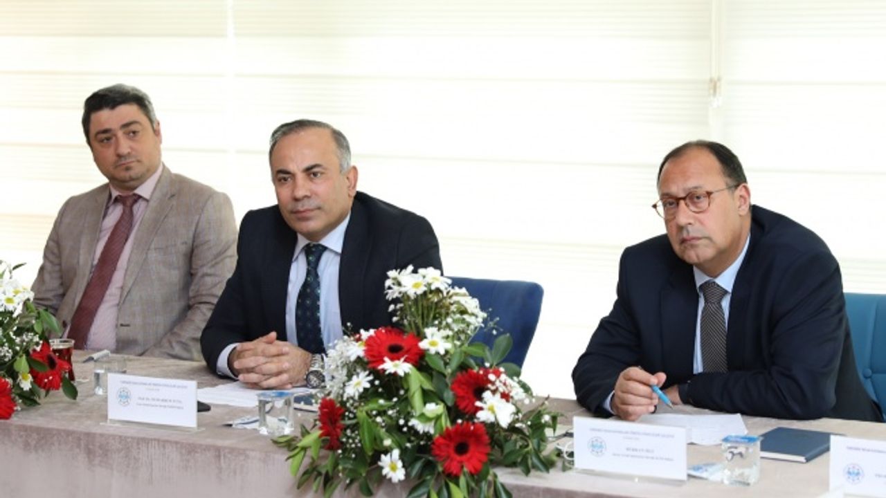 TURİZM SEKTÖRÜ TÜM YÖNLERİYLE ELE ALINDI