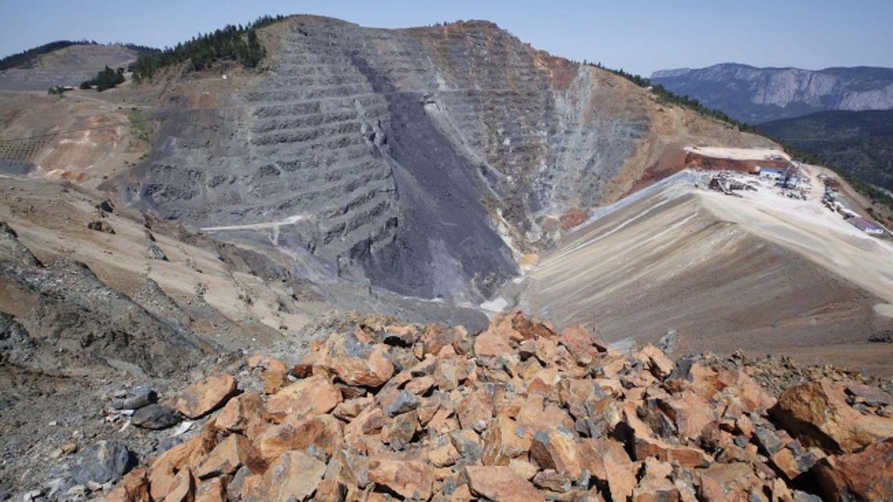 GAZİPAŞA'DA İNFİLAK EDEN PATLAYICI ÇOCUĞU HAYATTAN KOPARDI