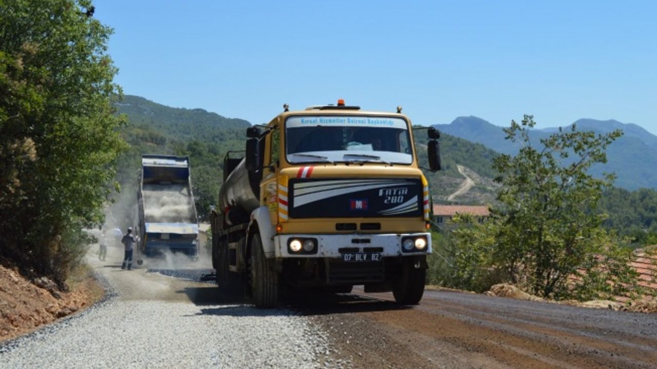 Gündoğmuş Güneycik yolu sathi asfaltla kaplanıyor