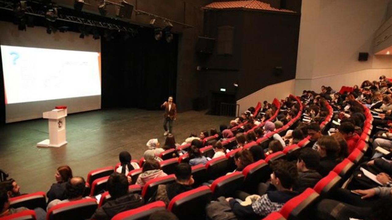 ALANYA BELEDİYESİ ETÜT MERKEZİ ÖĞRENCİLERİNE TAKTİKLERLE PARAGRAF EĞİTİMİ