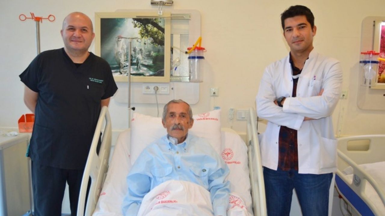 ALANYA EAH’İNDE BİR İLK! MİDE KANSERİNDEN KAPALI YÖNTEM AMELİYAT İLE KURTULDU