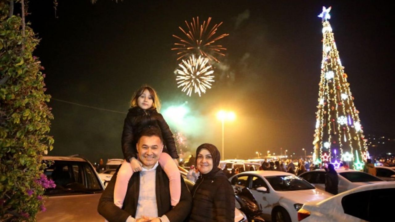 ALANYA YENİ YILA COŞKU VE HEYECANLA GİRDİ