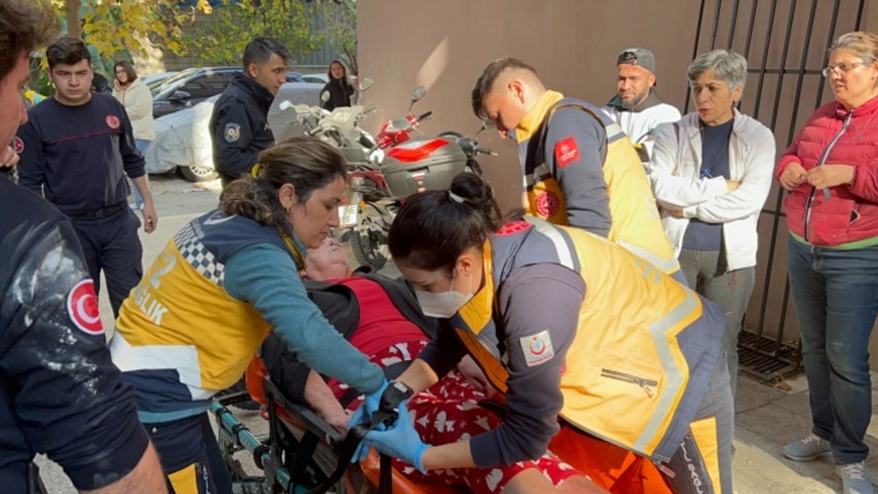 Alanya’da evinin balkonunda düşen kadını itfaiye kurtardı