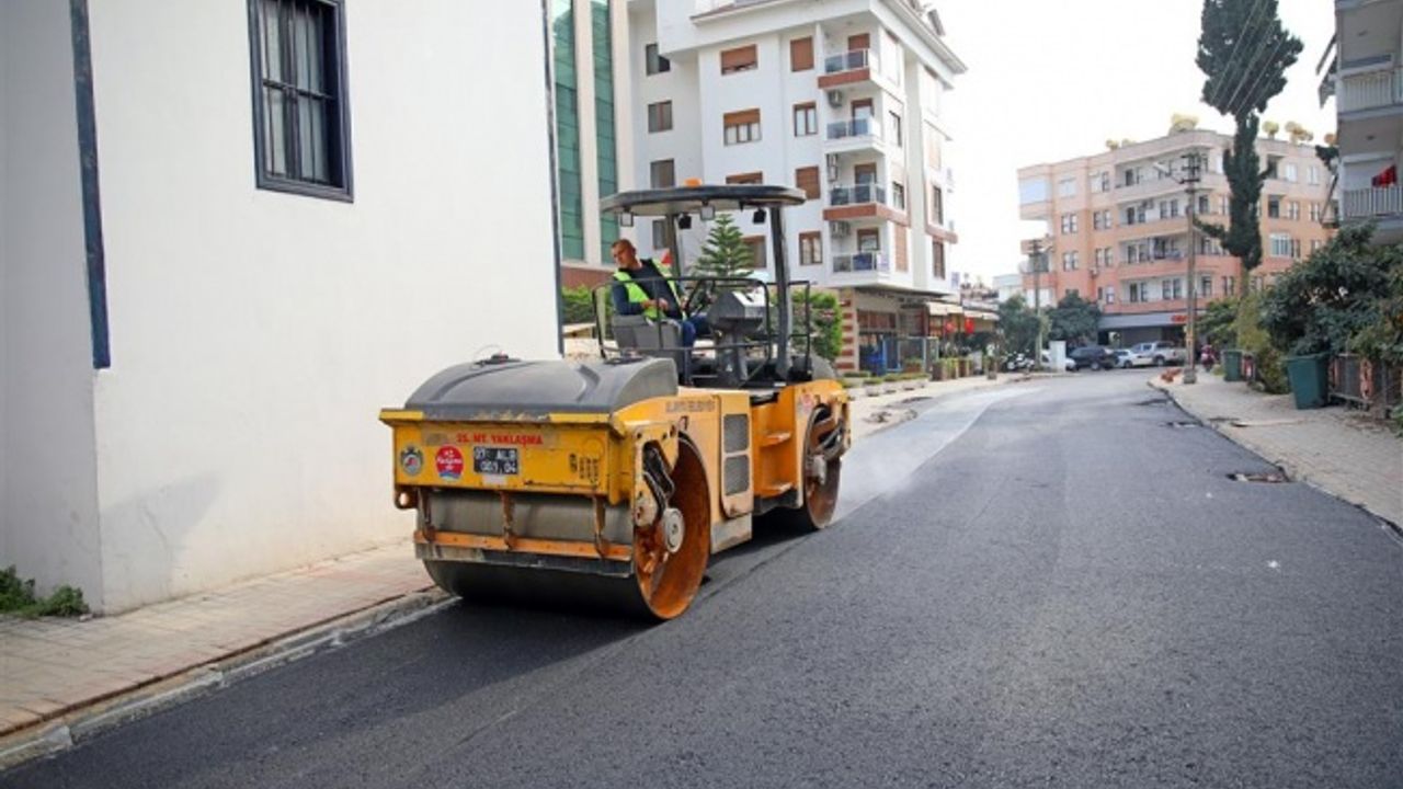 ASFALT YENİLEME ÇALIŞMALARI KADIPAŞA MAHALLESİ’NDE DEVAM EDİYOR