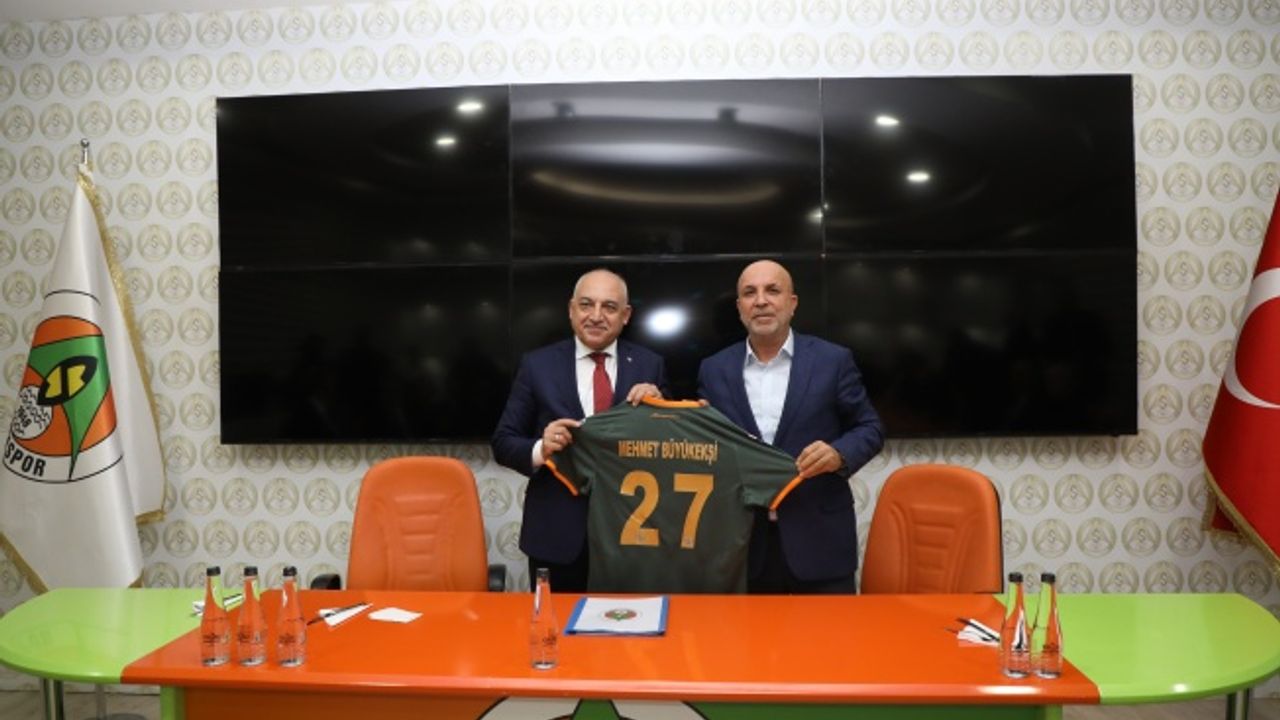TFF BAŞKANI BÜYÜKEKŞİ, ALANYASPOR'U ZİYARET ETTİ