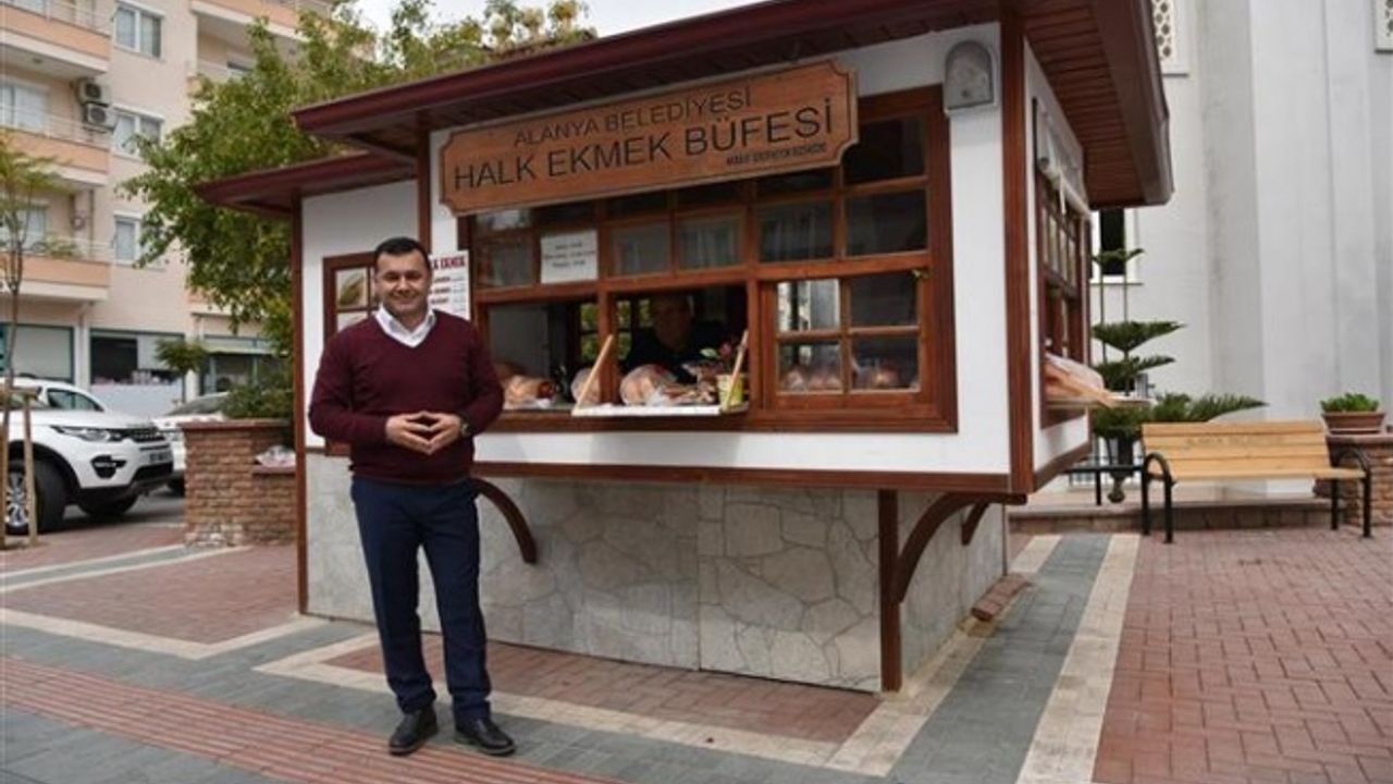 ALANYA BELEDİYESİ HALK EKMEK BÜFELERİNDE 6 TL’DEN SATILAN PİDELERE YOĞUN İLGİ