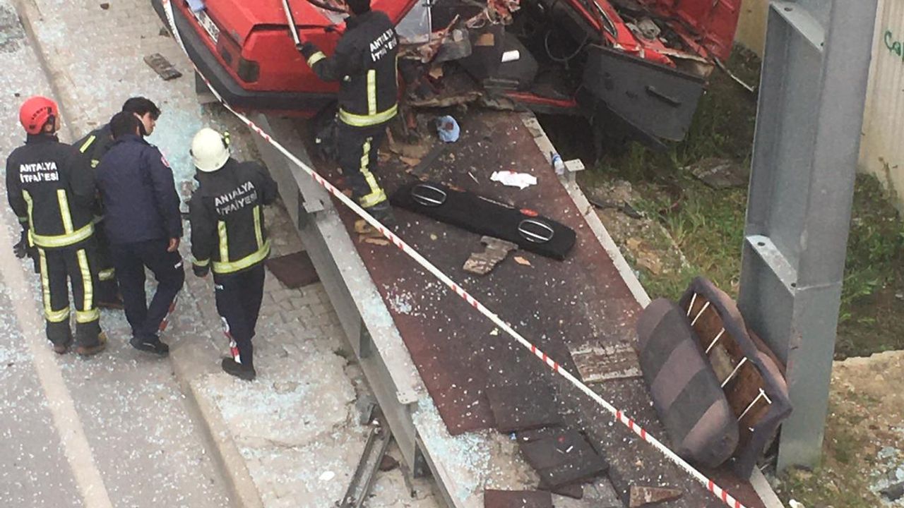 Alanya’da feci kaza: 1’i ağır 2 yaralı