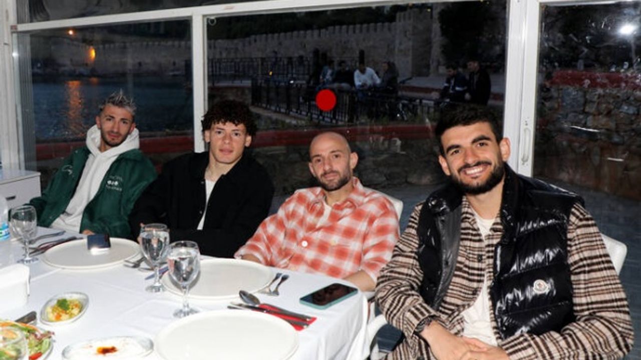 Alanyaspor Harbour Restoranda iftarda buluştu