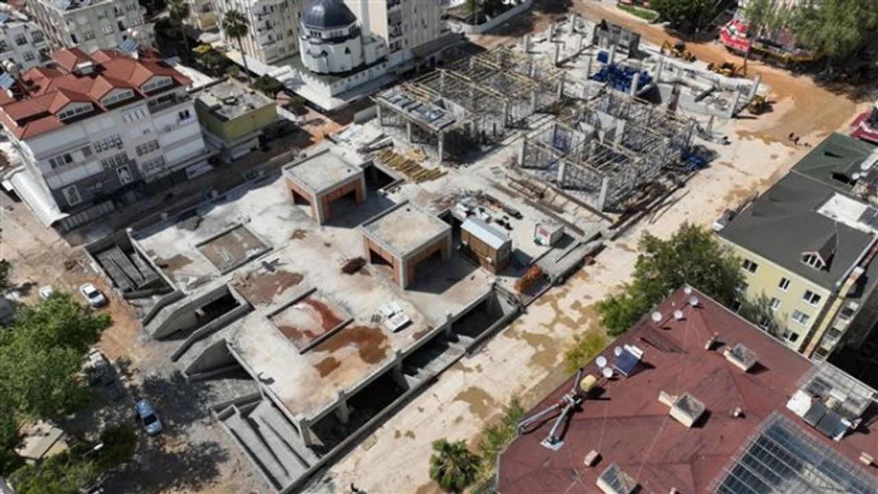 BAŞKAN YÜCEL CUMA PAZARI İNŞAATINDA İNCELEMELERDE BULUNDU