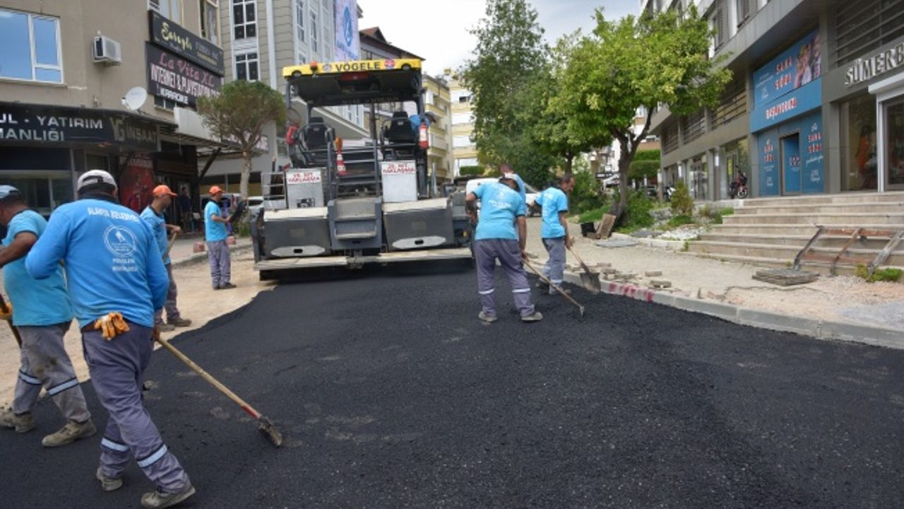 CUMA PAZARI PROJESİ’NİN ÇEVRESİ ASFALTLANIYOR