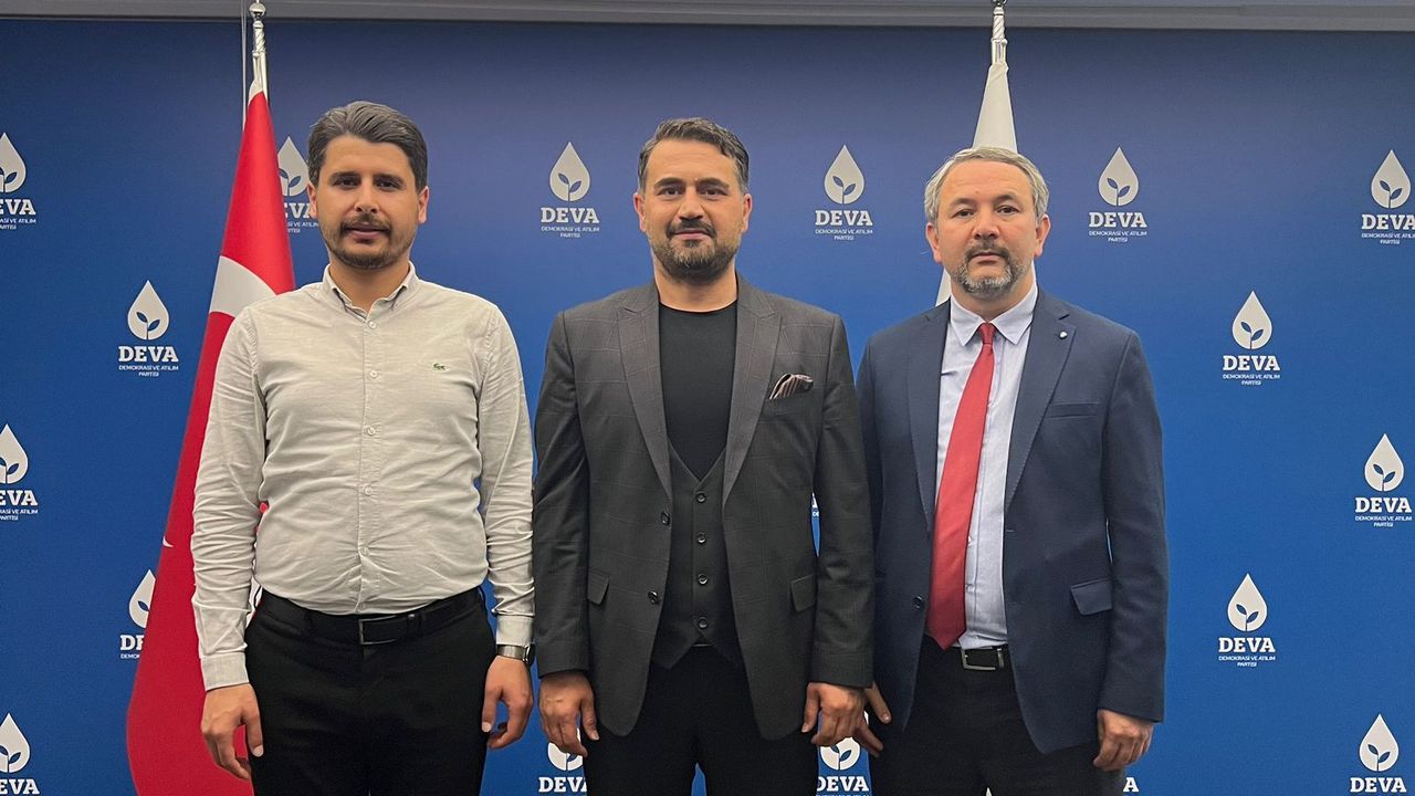 DEVA PARTİSİ ALANYA İLÇE TEŞKİLATI’NDA DEVİR TESLİM TÖRENİ