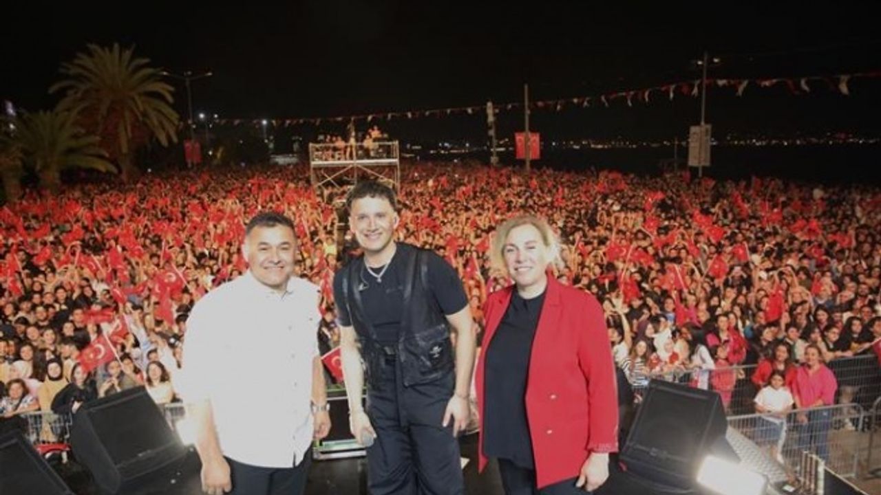 ALANYA BELEDİYESİ’NDEN MUHTEŞEM 19 MAYIS KUTLAMASI
